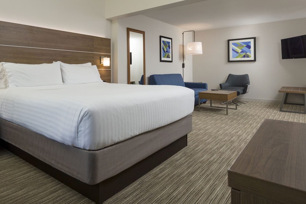 holiday inn express and suites white river junction