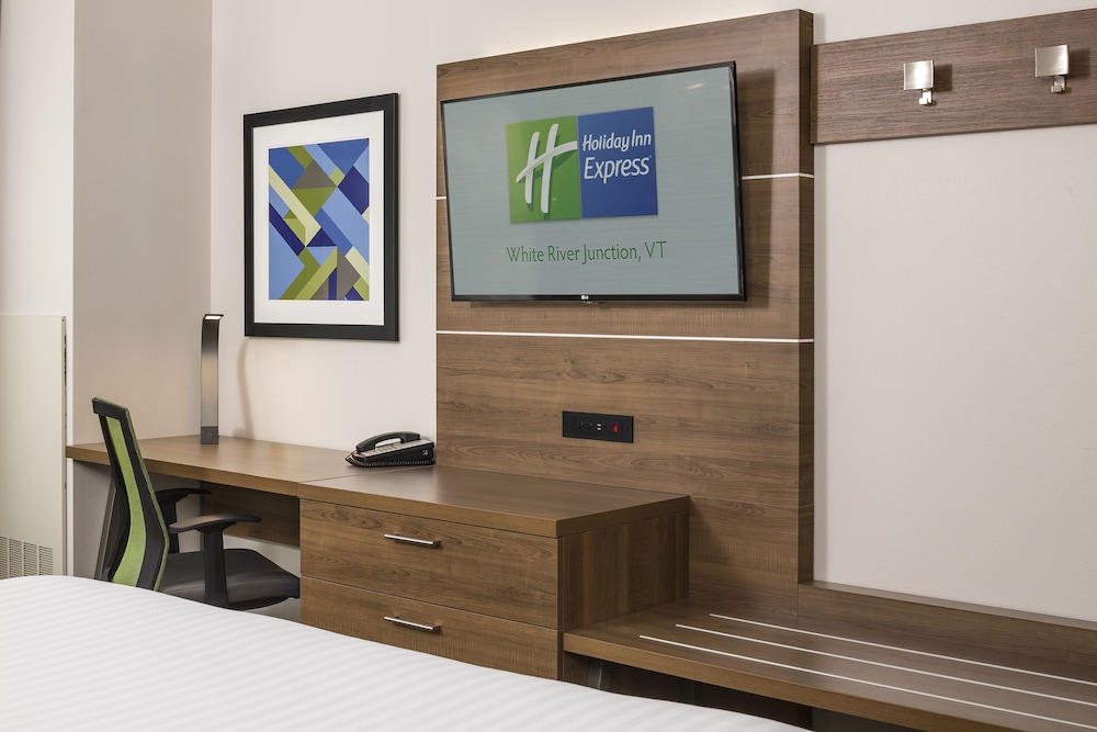 holiday inn express and suites white river junction