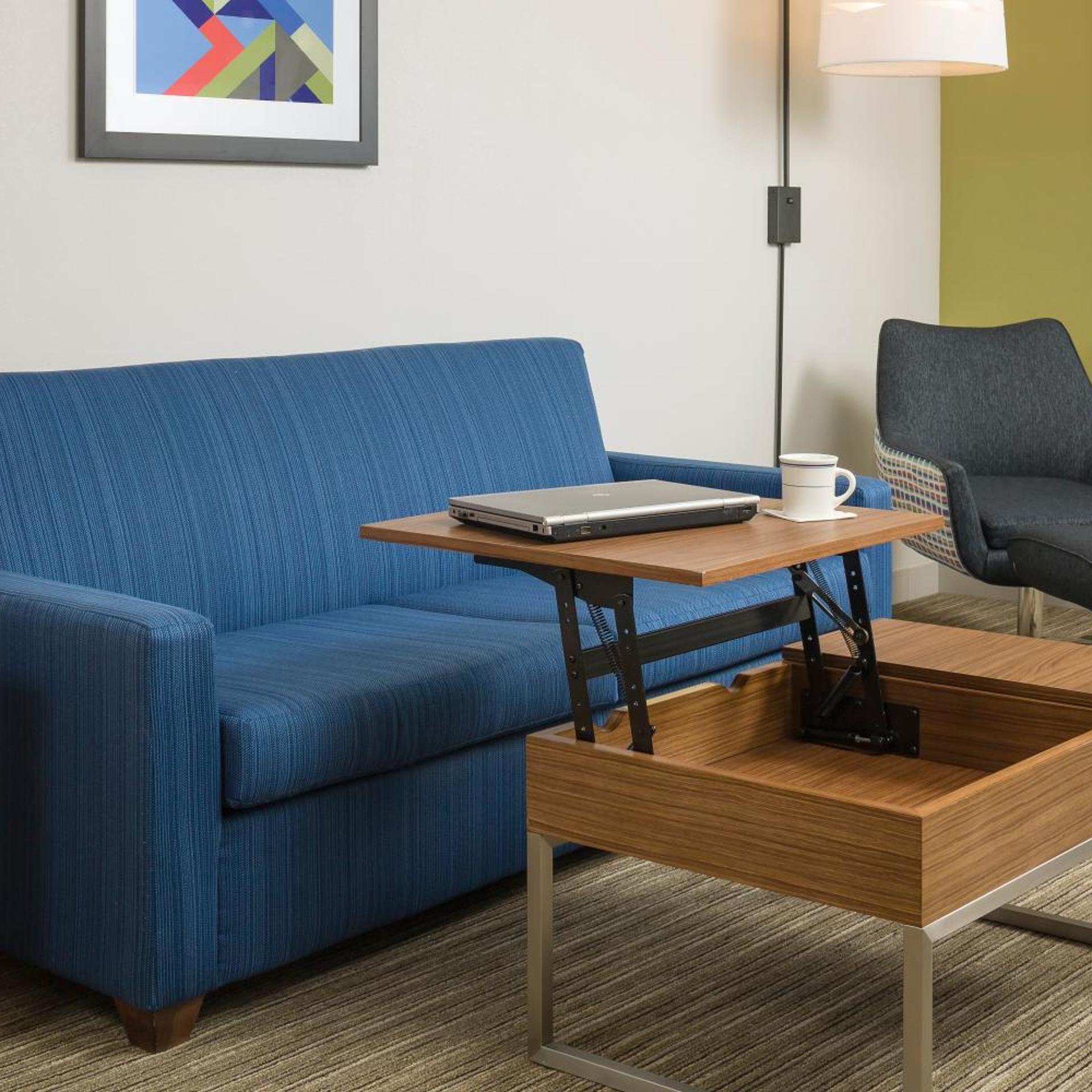 holiday inn express and suites white river junction