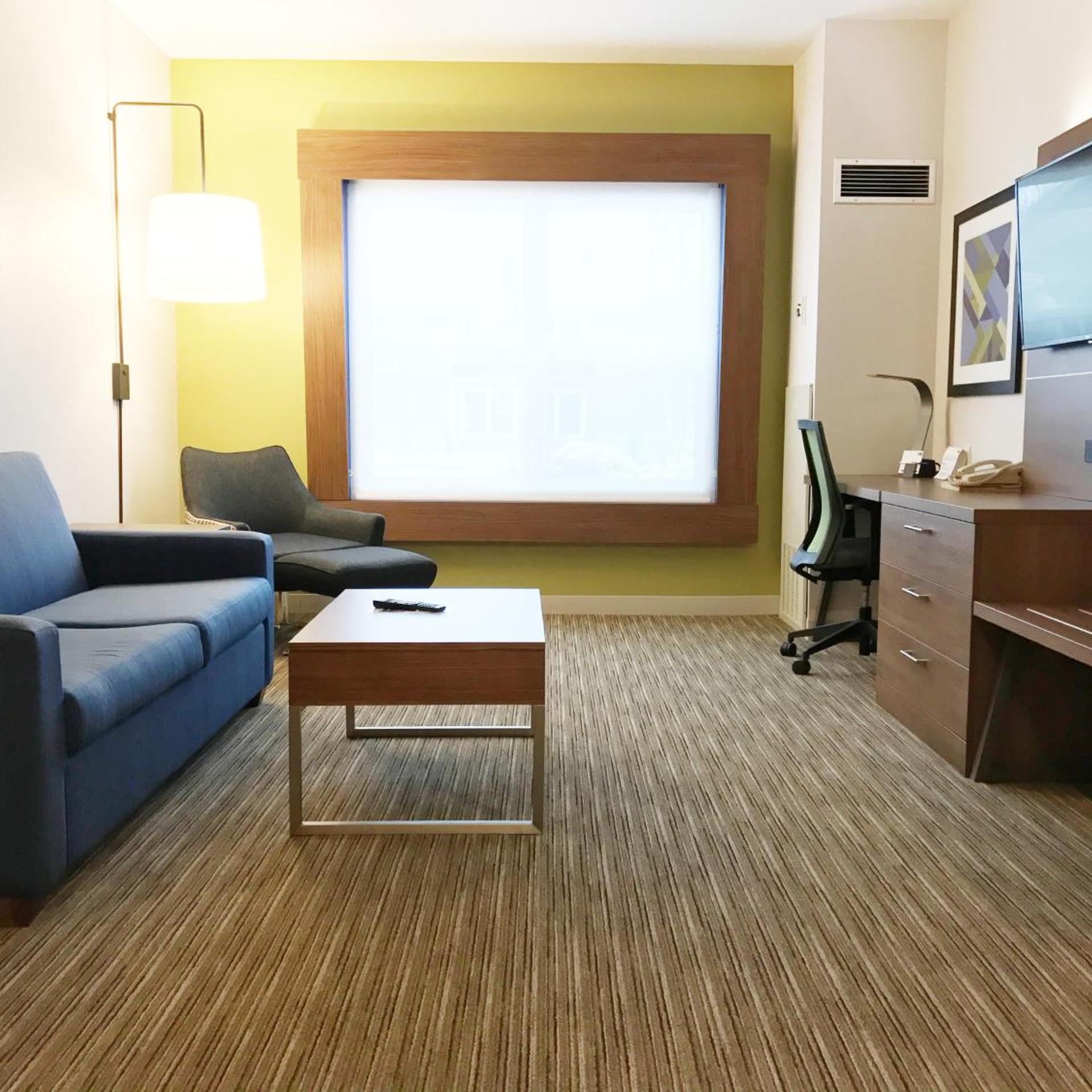 holiday inn express and suites white river junction