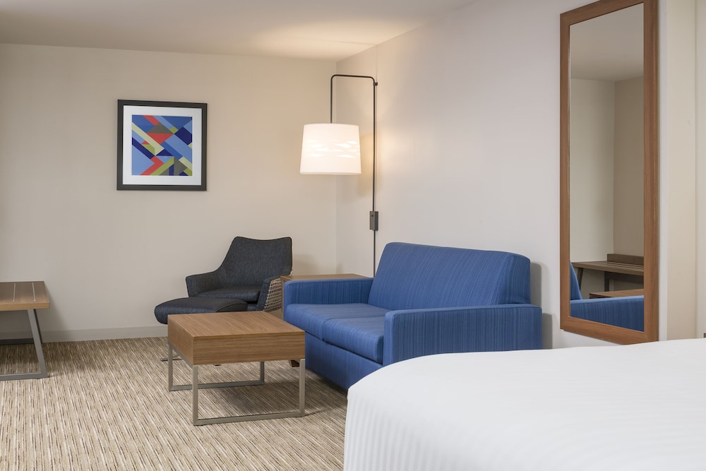 holiday inn express and suites white river junction