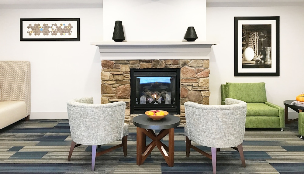 holiday inn express and suites white river junction