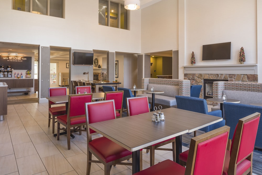 holiday inn express and suites white river junction