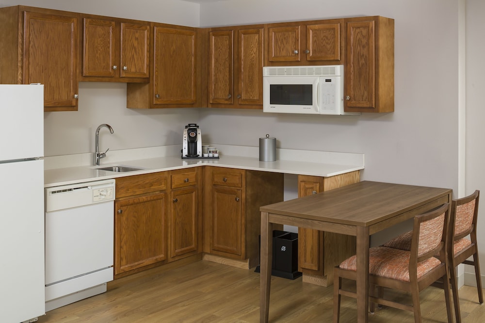 holiday inn express and suites white river junction