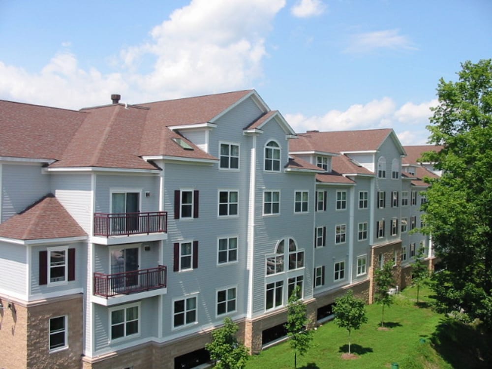 holiday inn express and suites white river junction