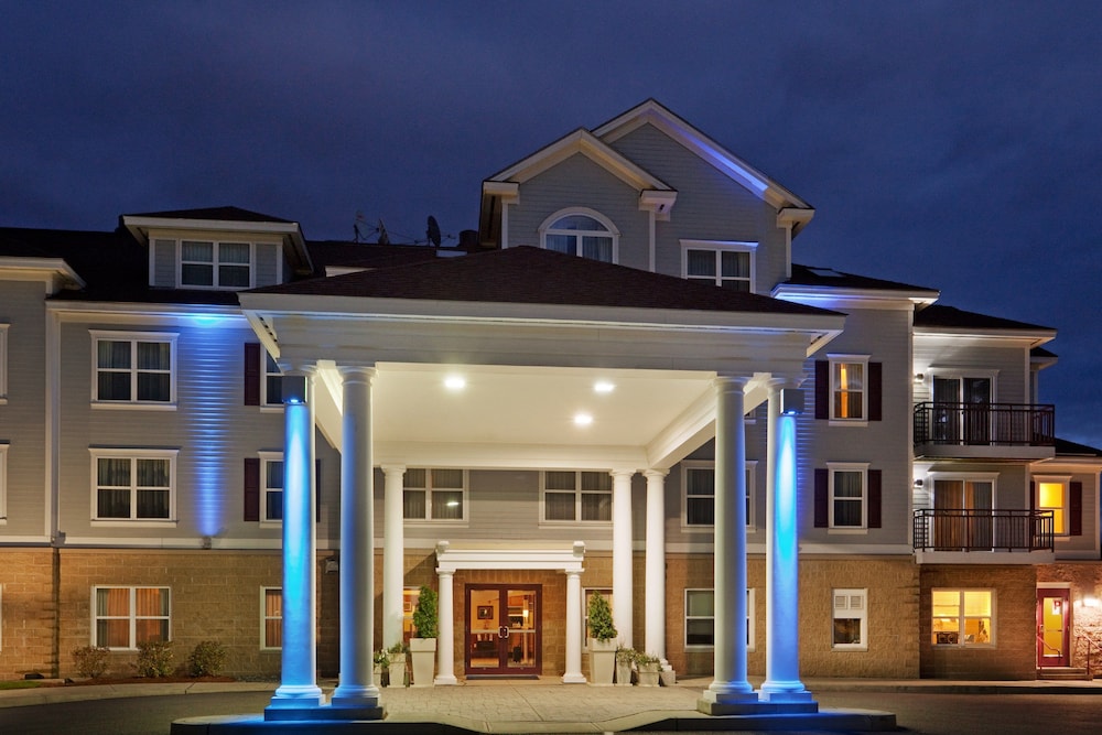 holiday inn express and suites white river junction