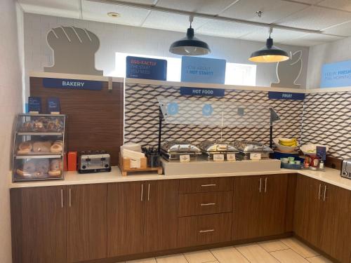 holiday inn express and suites white river junction