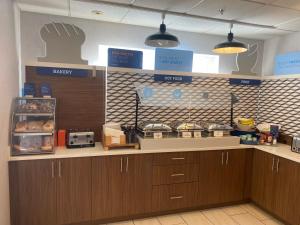 holiday inn express and suites white river junction