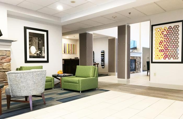 holiday inn express and suites white river junction