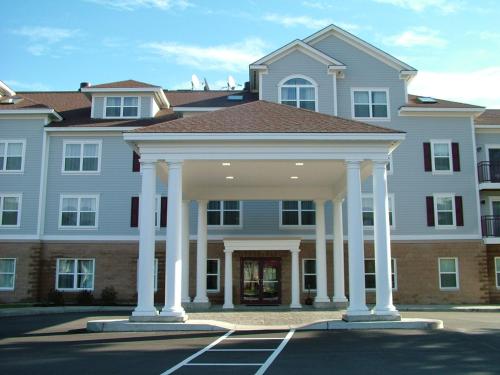 holiday inn express and suites white river junction