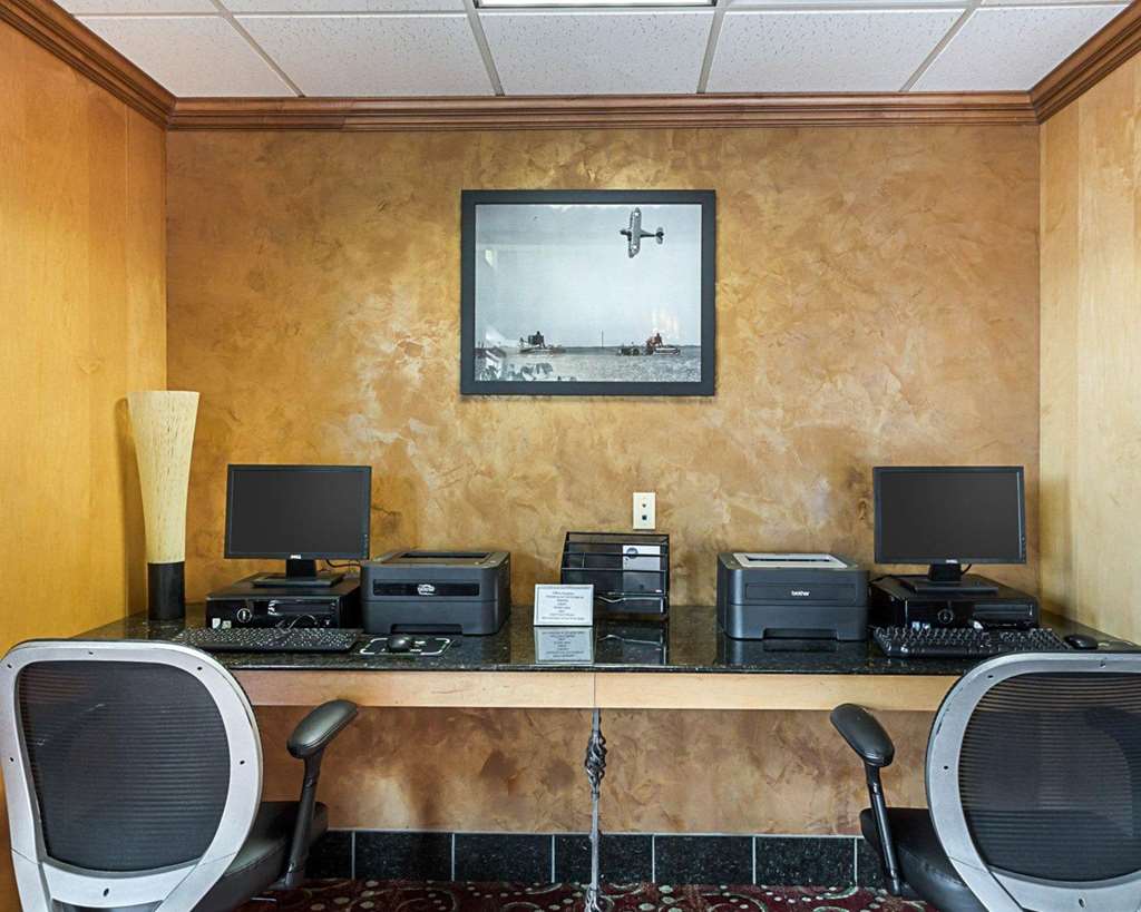 comfort suites airport