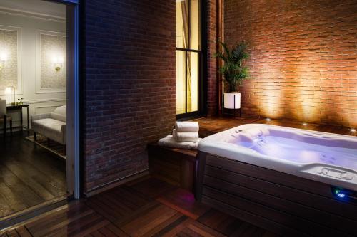 the adelphi hotel