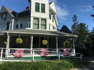 annes washington inn adults only