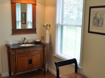 annes washington inn adults only