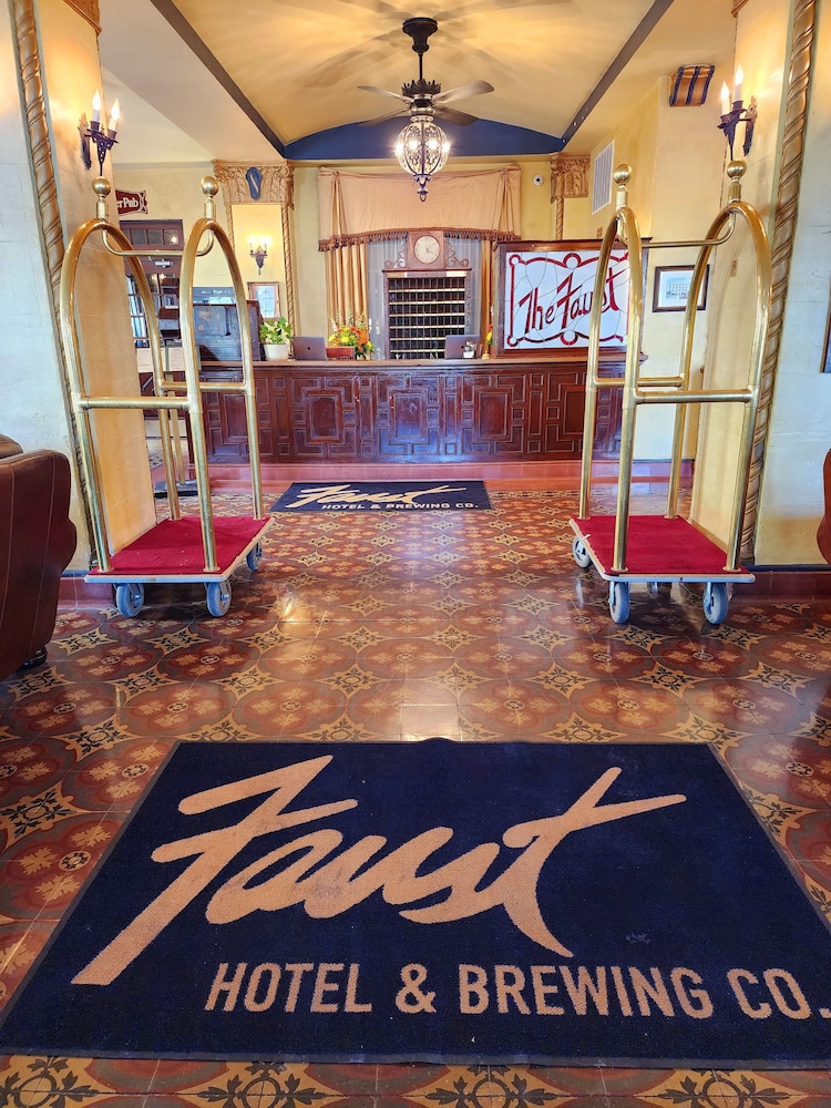 the faust hotel