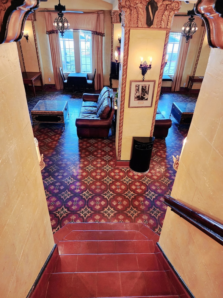 the faust hotel
