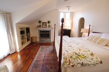 louisville bourbon inn