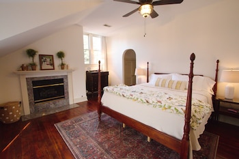 louisville bourbon inn