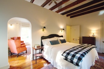 louisville bourbon inn