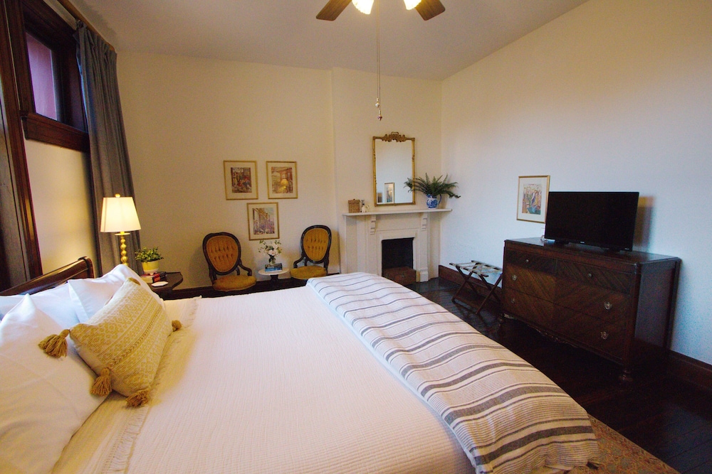 louisville bourbon inn