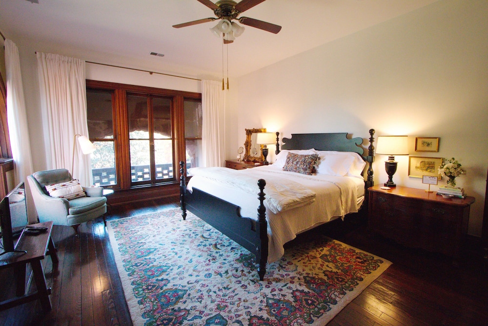 louisville bourbon inn