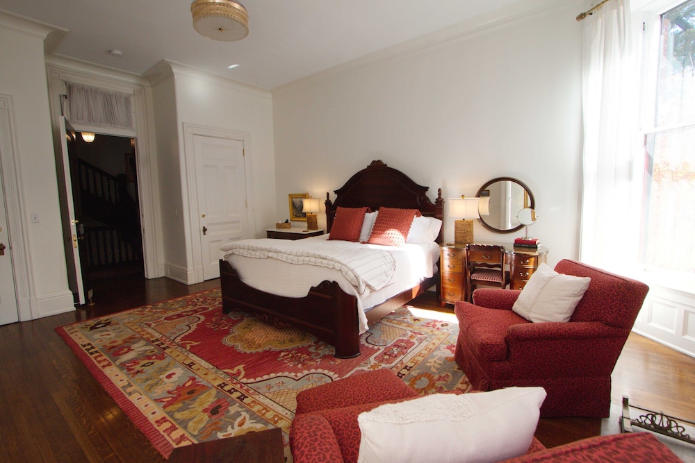 louisville bourbon inn