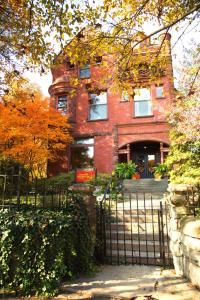 louisville bourbon inn