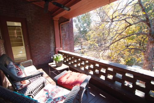 louisville bourbon inn