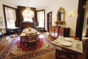 louisville bourbon inn