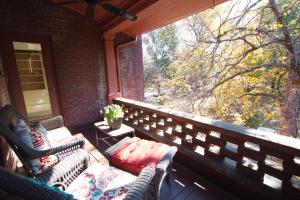 louisville bourbon inn