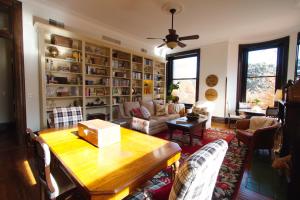 louisville bourbon inn