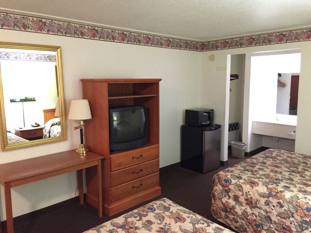 Driftwood Inn,,2 star