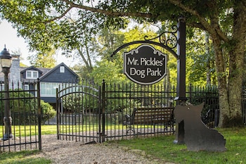 The Park On Main,Macon>>Highlands,2 star