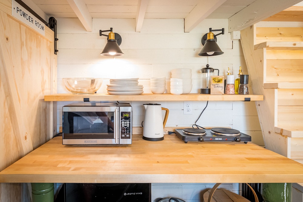 oddfellow inn and farm