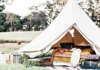 oddfellow inn and farm