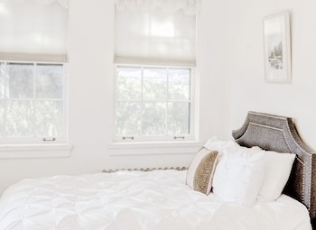 oddfellow inn and farm