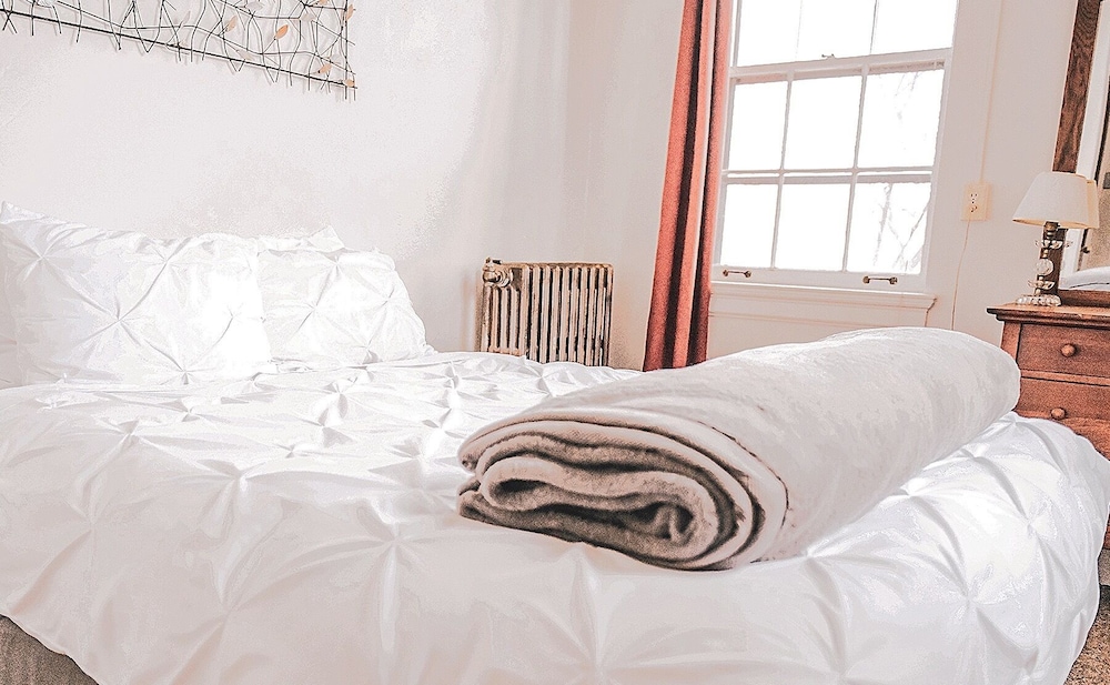 oddfellow inn and farm