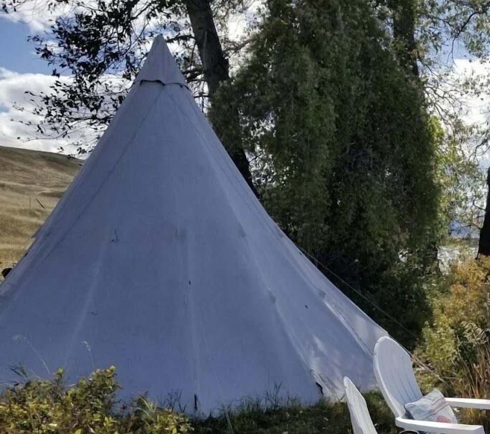 oddfellow inn and farm