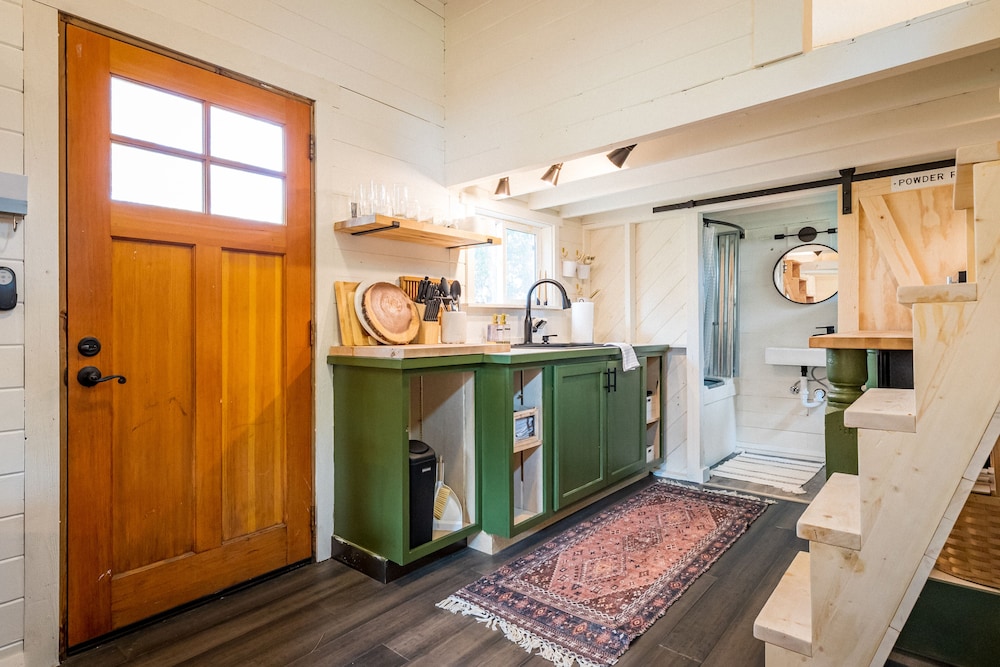 oddfellow inn and farm