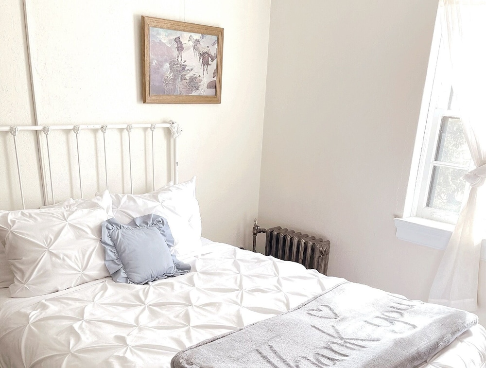 oddfellow inn and farm