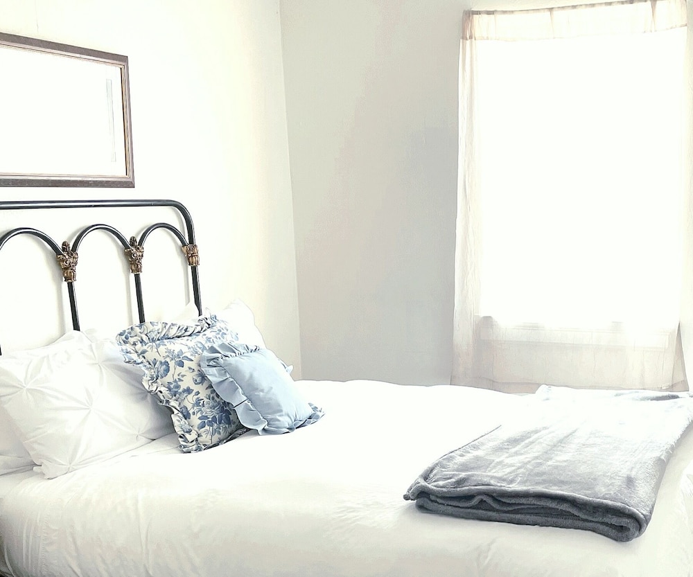 oddfellow inn and farm