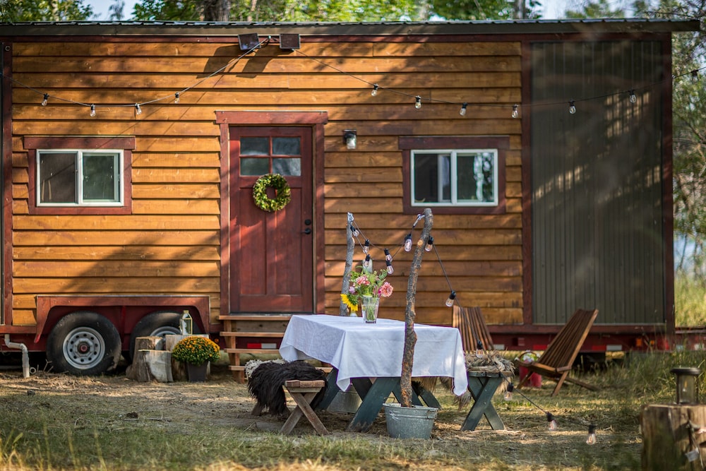 Oddfellow Inn & Farm,Helena>>Clancy,3 star