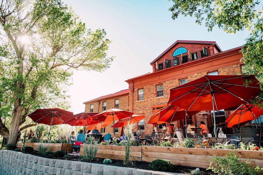 oddfellow inn and farm