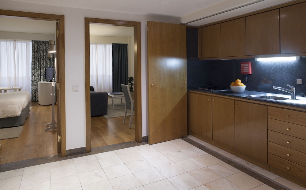 altis suites