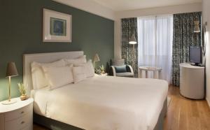 altis suites