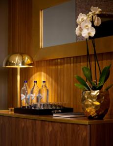 altis suites