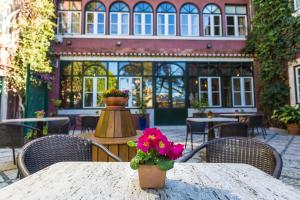 York House,Lisbon>>Almada,4 star