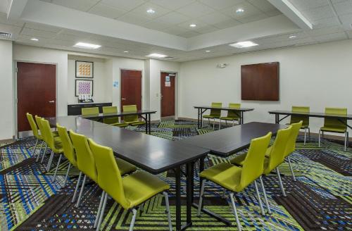 holiday inn express and suites lebanon nashville area by ihg
