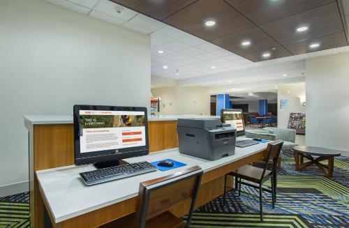 holiday inn express and suites lebanon nashville area by ihg