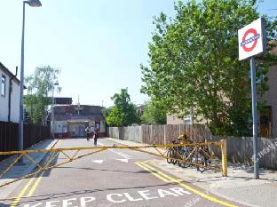 premier inn london harrow